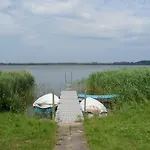 Direkt Am Schmollensee *