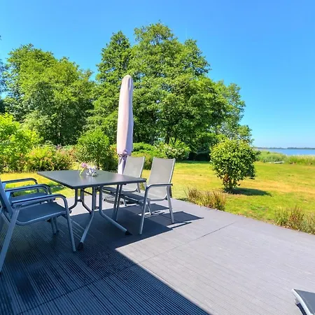 Direkt Am Schmollensee * ゼーバート・ヘリングスドルフ